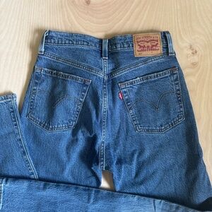 Levi’s 501 Medium Wash Jeans